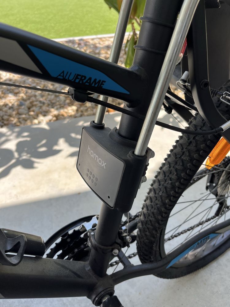 Cadeira de bicicleta para bebés fixa ao quadro
