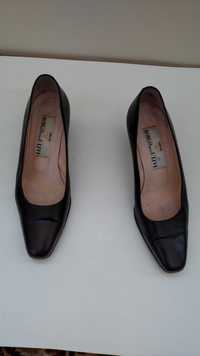 Продам женские туфли "Firenze" размер 36,5 Италия