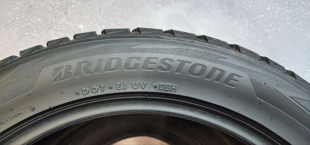255.50.20 Bridgestone Blizzak DM-V2 4шт
