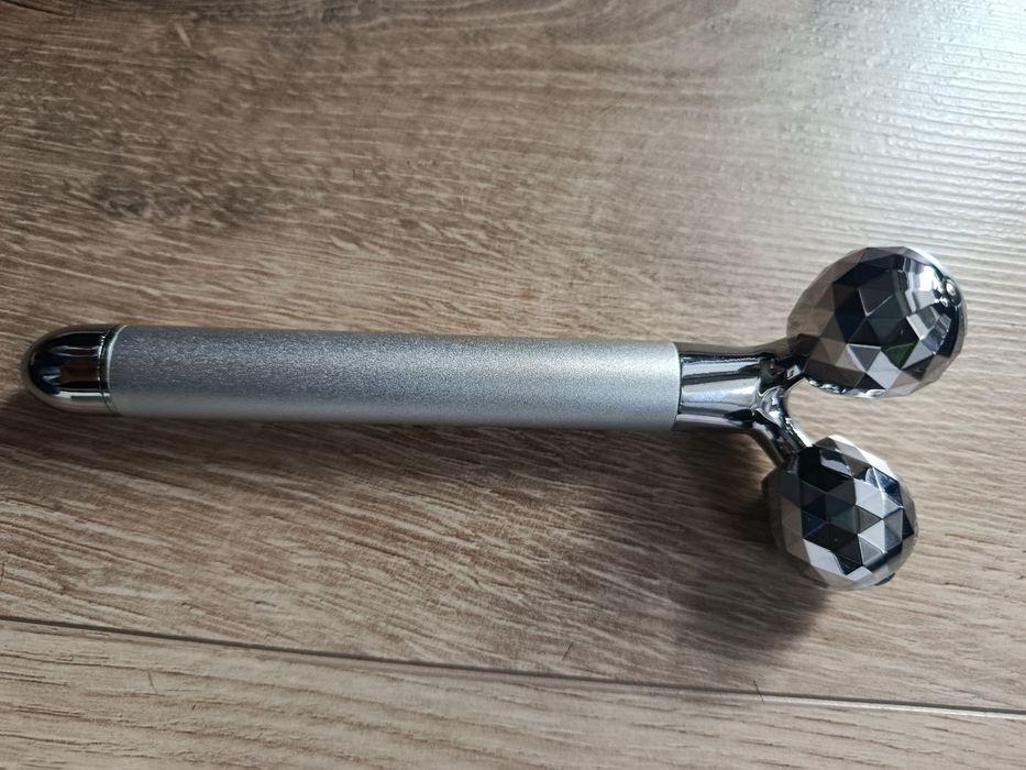 Soniczny masażer do twarzy HQ