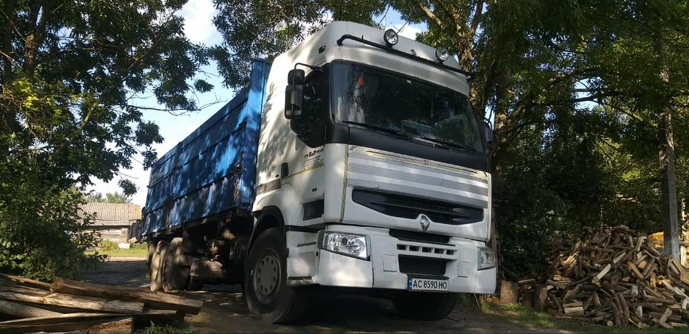 Машина на ходу самоскид на дві сторони кузув довжина 6.70