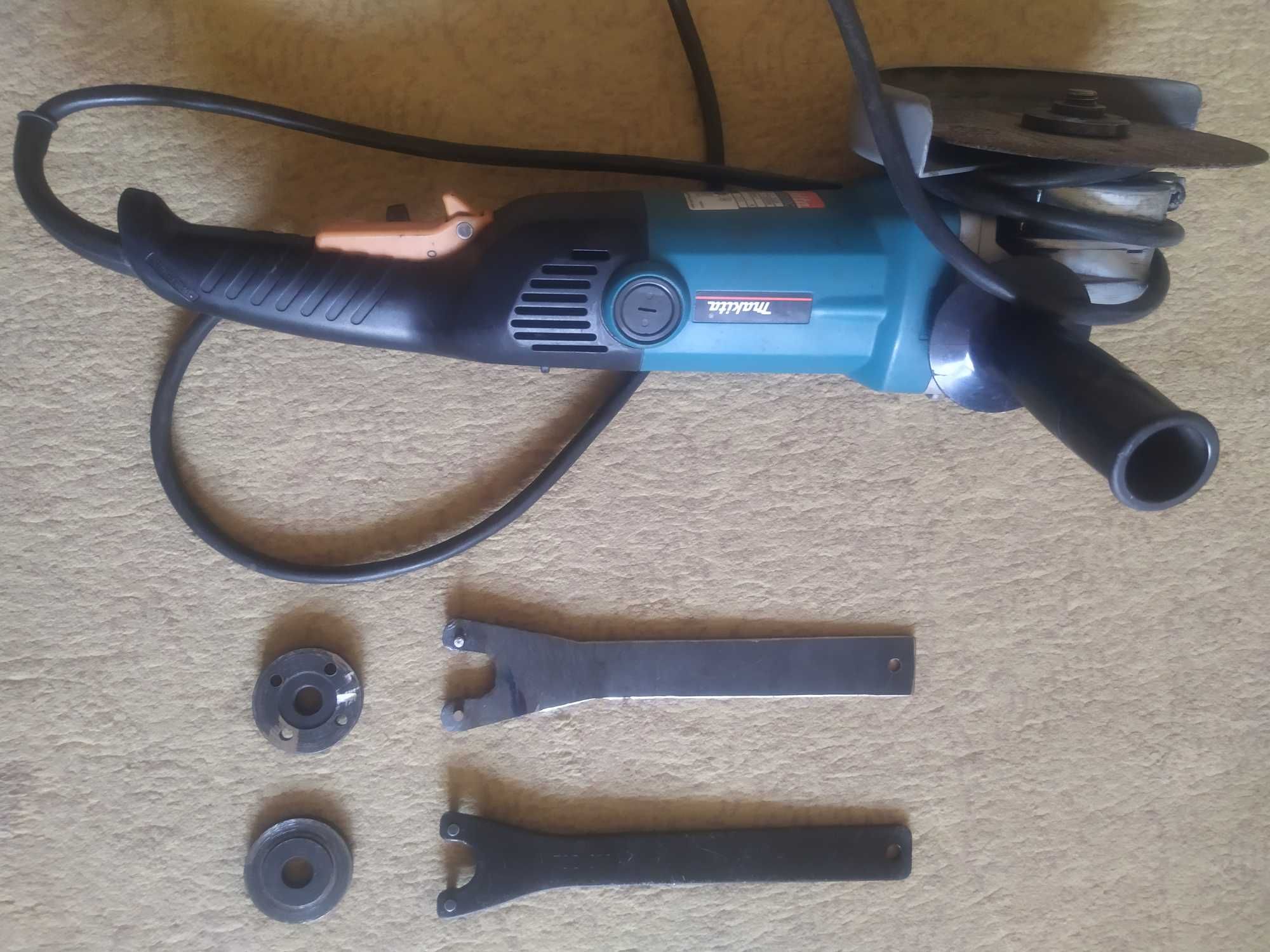 Болгарка Makita GA7010C