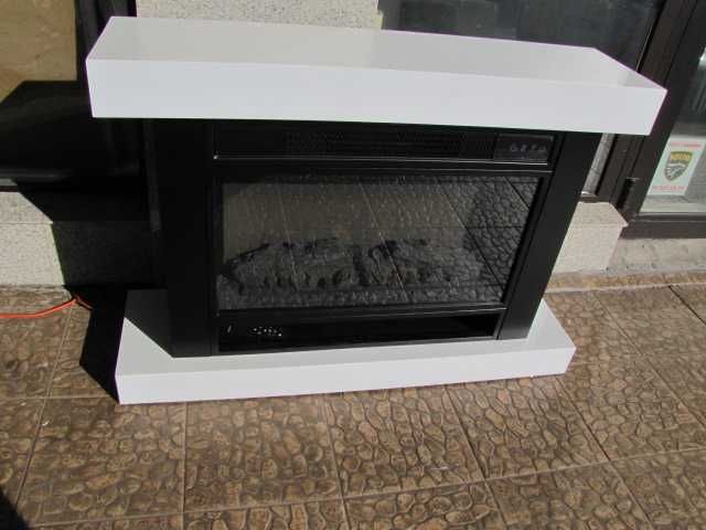 Kominek elektryczny 1900W technologia LED pilot  obudowa MDF Klarstein