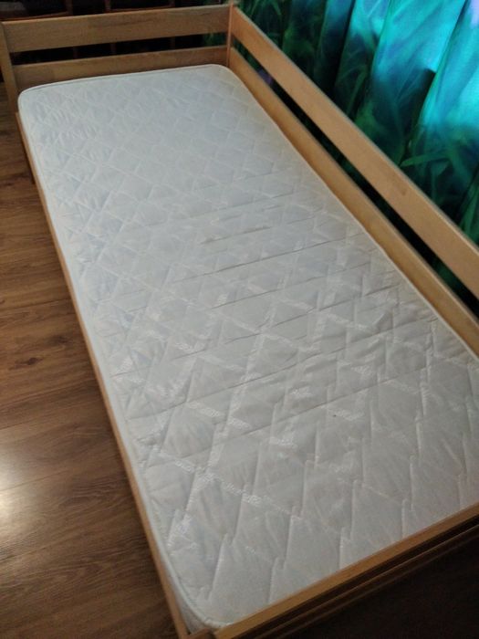 Продам б/в ліжко