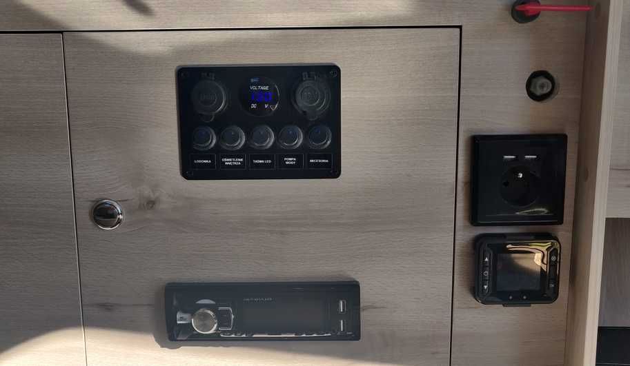 Jacht żaglowy Phobos 29 łódka żaglówka silnik 9,8 KM rok 2020