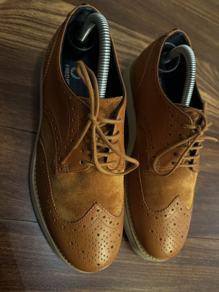 Sapatos Fred Perry em pele - originais