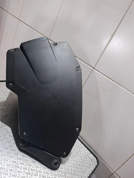 Obudowa filtra powietrza BMW E90 E91 2,5 B 2006 rok nr 13717541736
