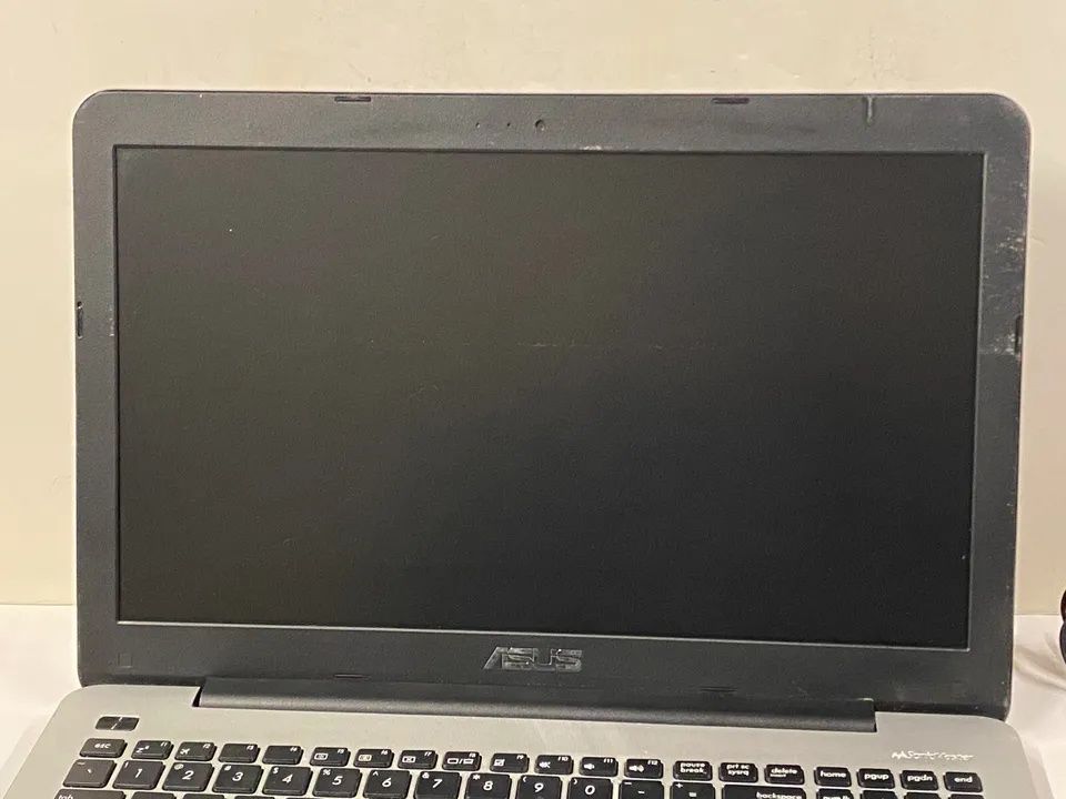 Portátil Asus X555l i3