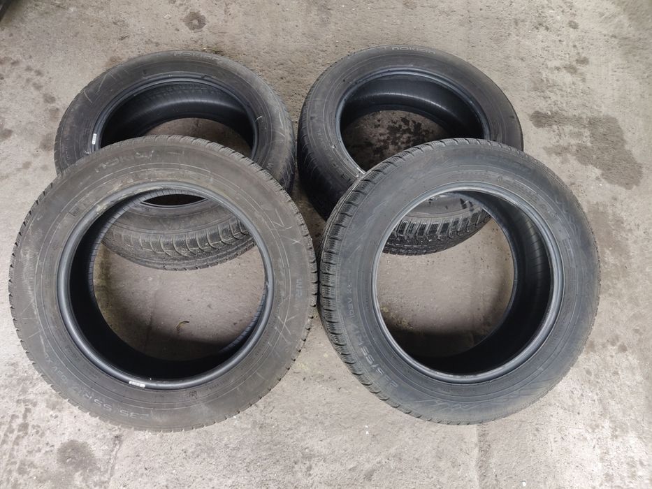 Opony zimowe 235/55 r17