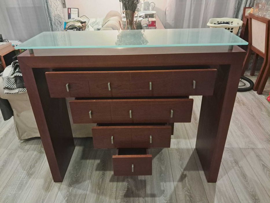 Movel Aparador em Bom estado