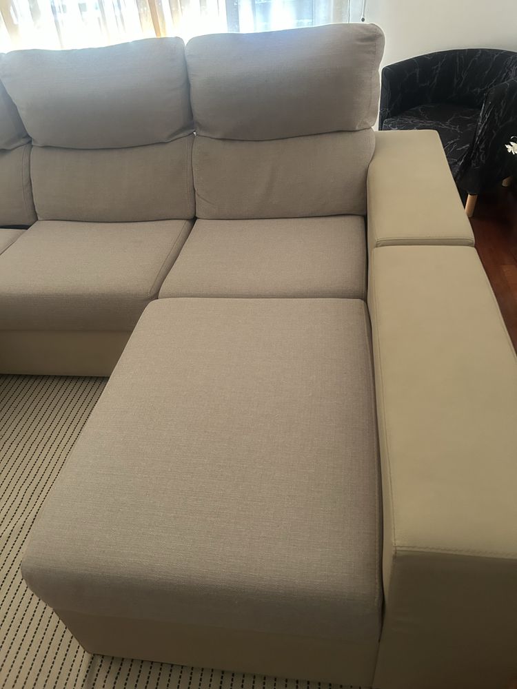 Sofá com 3 lugares deslizantes