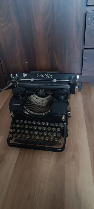 Stara maszyna do pisania ORCA modell 9