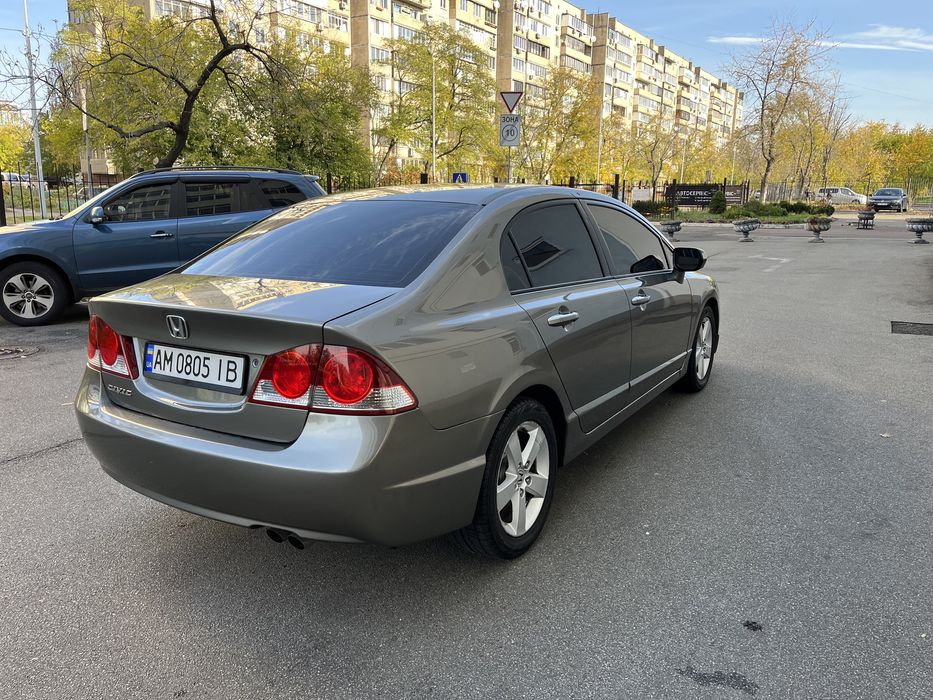 Honda Civic 1.8 Гарний стан