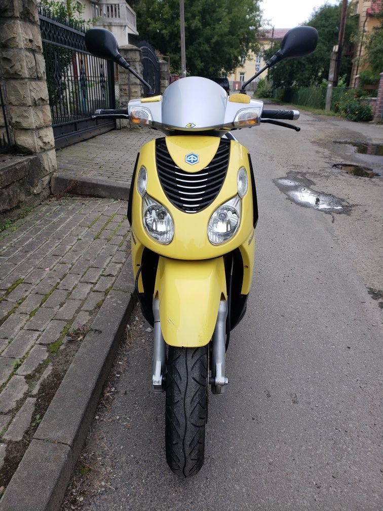 Скутер Piaggio Carnaby 200es