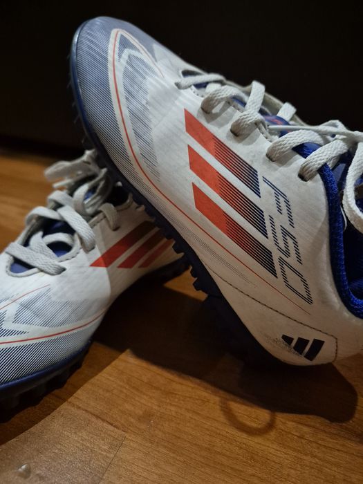 Chuteiras Adidas F50 TURF Tamanho 32