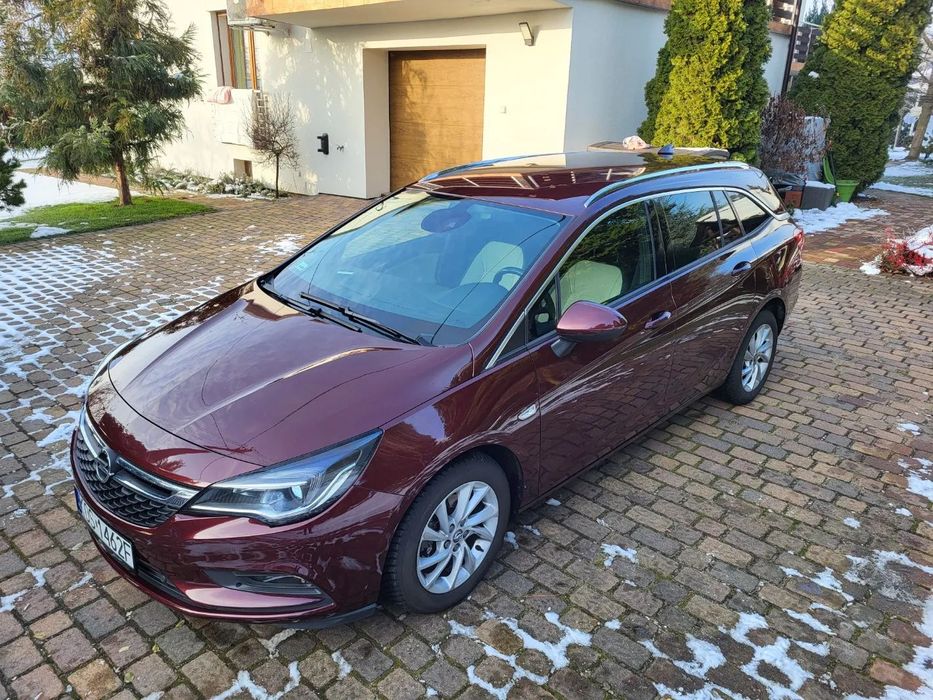 Opel Astra Nowe opony premium, super stan i wyposażenie, PL salon, pewne auto.