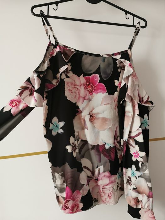 Elegancka bluzka w kwiaty