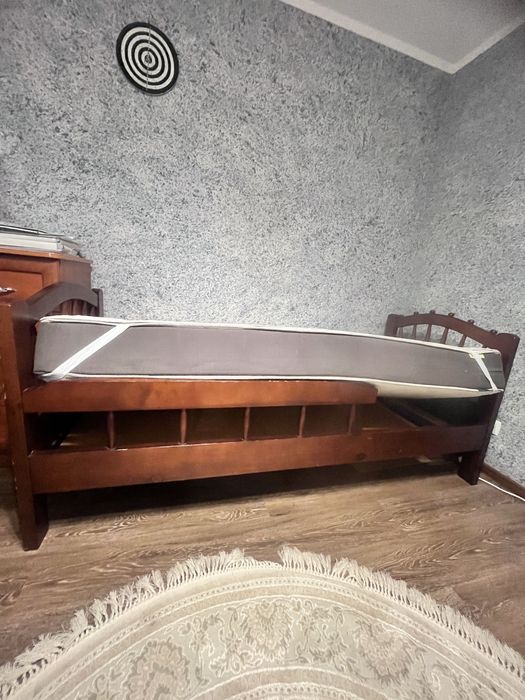 Ліжко односпальне деревʼяне з матрасом 80*190 /160