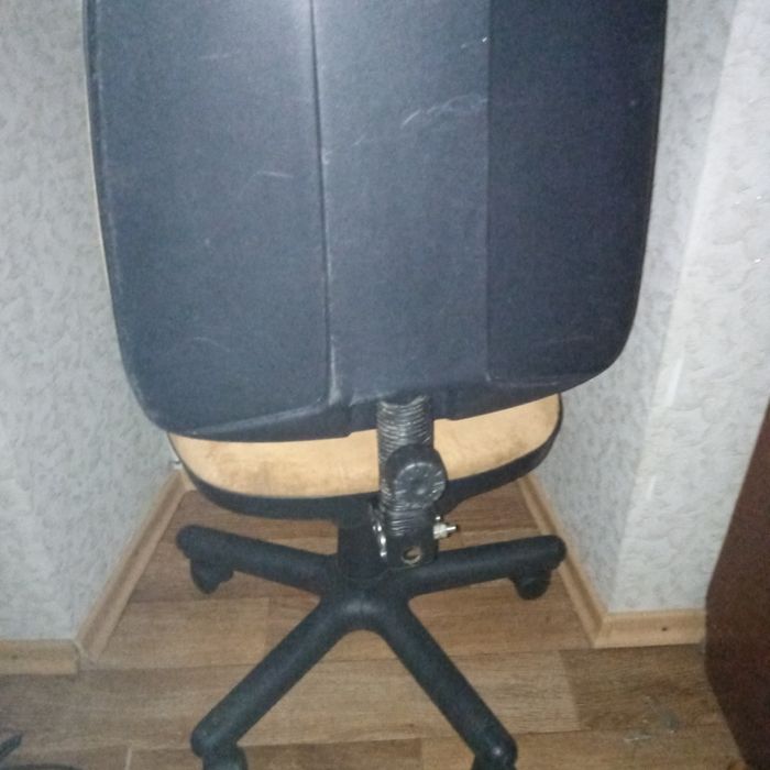 Продам компютерное кресло