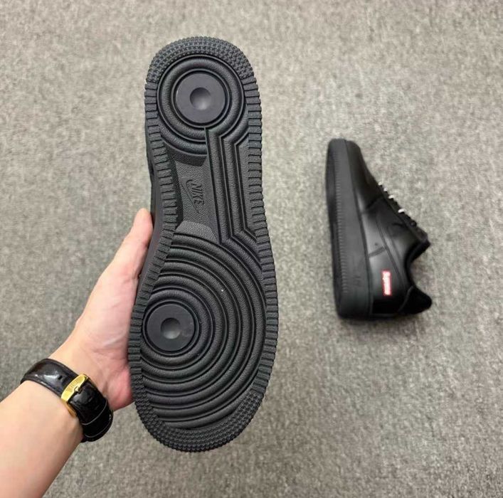 "koszykówki" Nike_Air_Force_1_Low_Supreme_Black_R.36.5