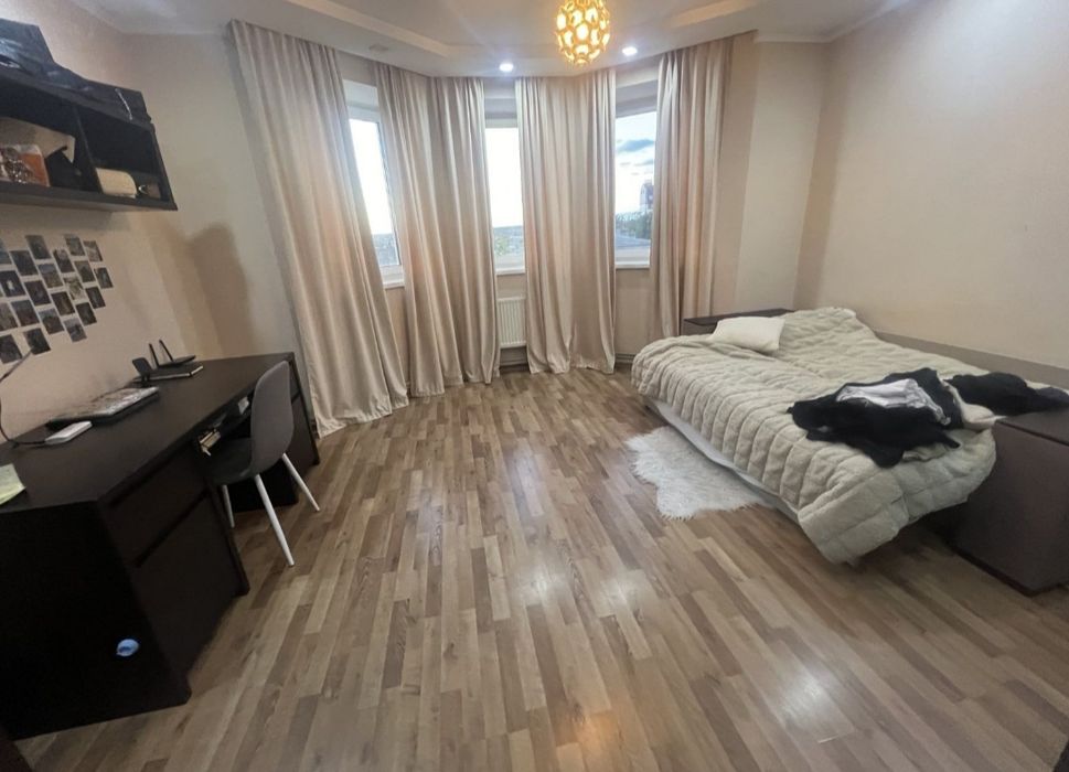 Продам квартиру в центрі міста