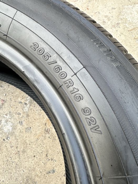 Шини 205 60 16 92V Yokohama YK-GTX All Season пара як нові