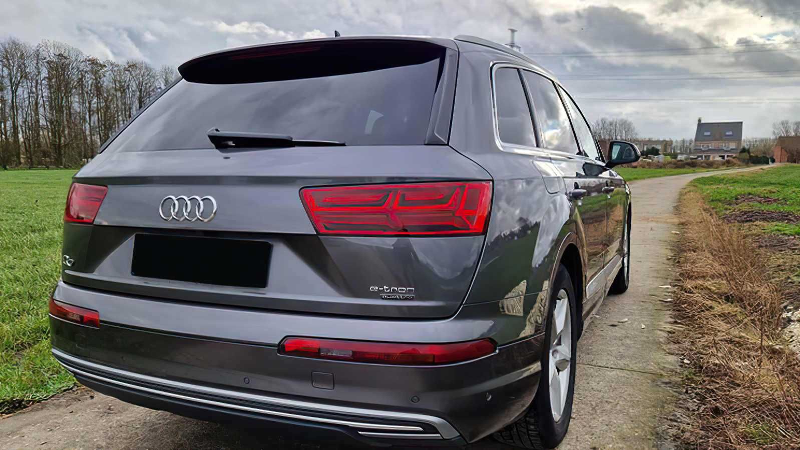 Audi           Q7