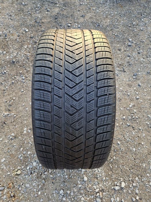 Opona zimowa Pirelli Scorpion Winter 325/35r22 (114V) MO1
