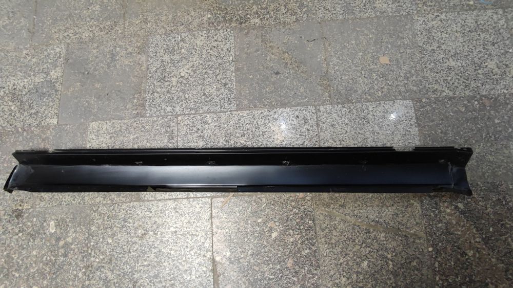 Próg prawy BMW e23 728 - 745 7 rarytas