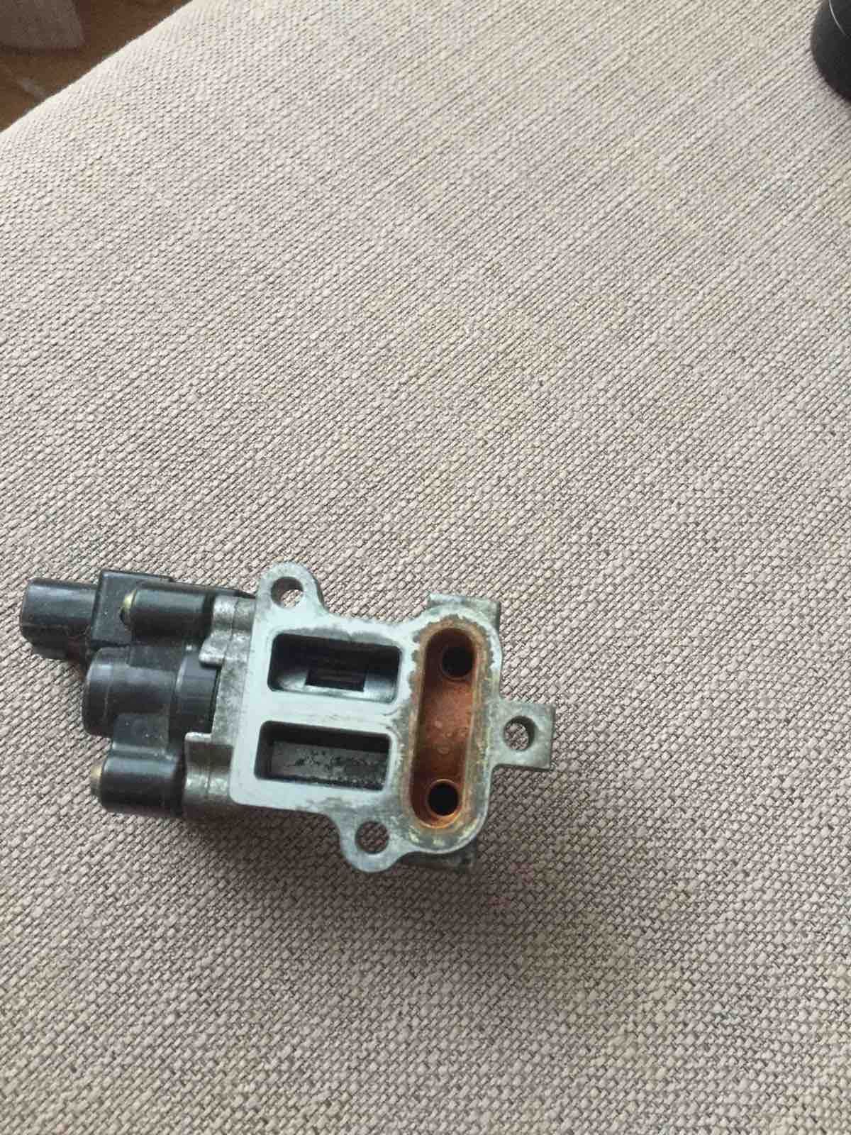 22270-70130 Регулятор холостого хода toyota 1g-fe