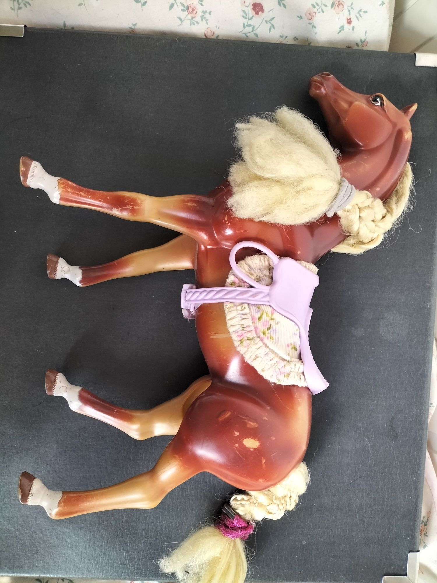 ZESTAW dodatki do barbie/lalek (koń,jedzenie i inne)
