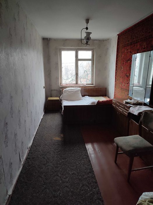 Продам трёхкомнатную квартиру на Тесленко.