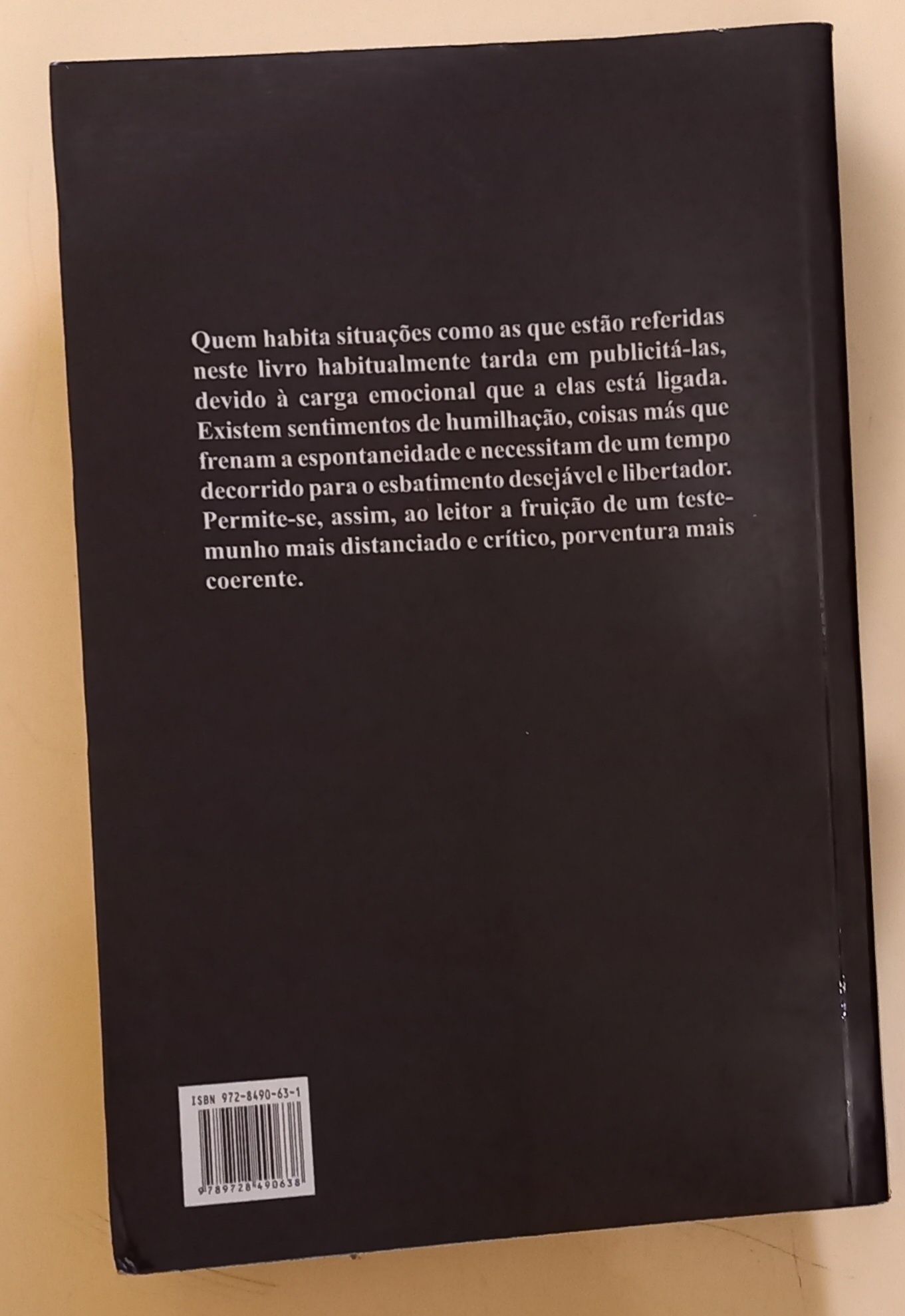 Livro de Eduardo Brito Aranha" Um Barco Fardado" PORTES GRÁTIS.