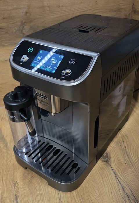 Ekspres do kawy Delonghi Magnifica Plus ECAM320