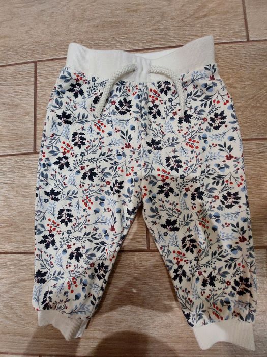 Штани 40 грн (9-12 місяців)