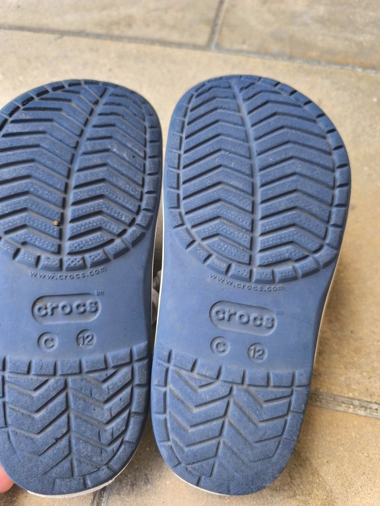 Crocs c12 tamanho 28