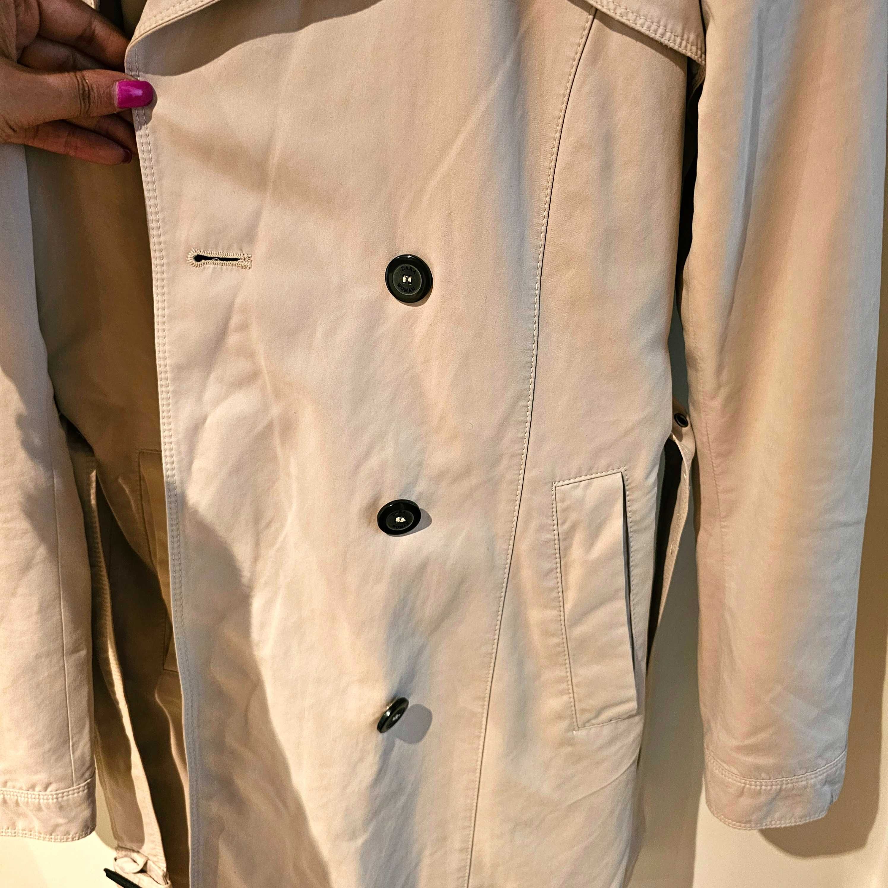 Gabardina Trench curta Zara