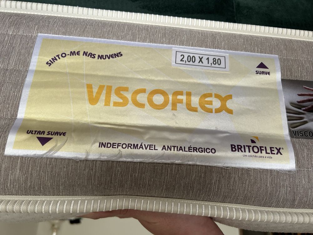 Cama de casal com colchão