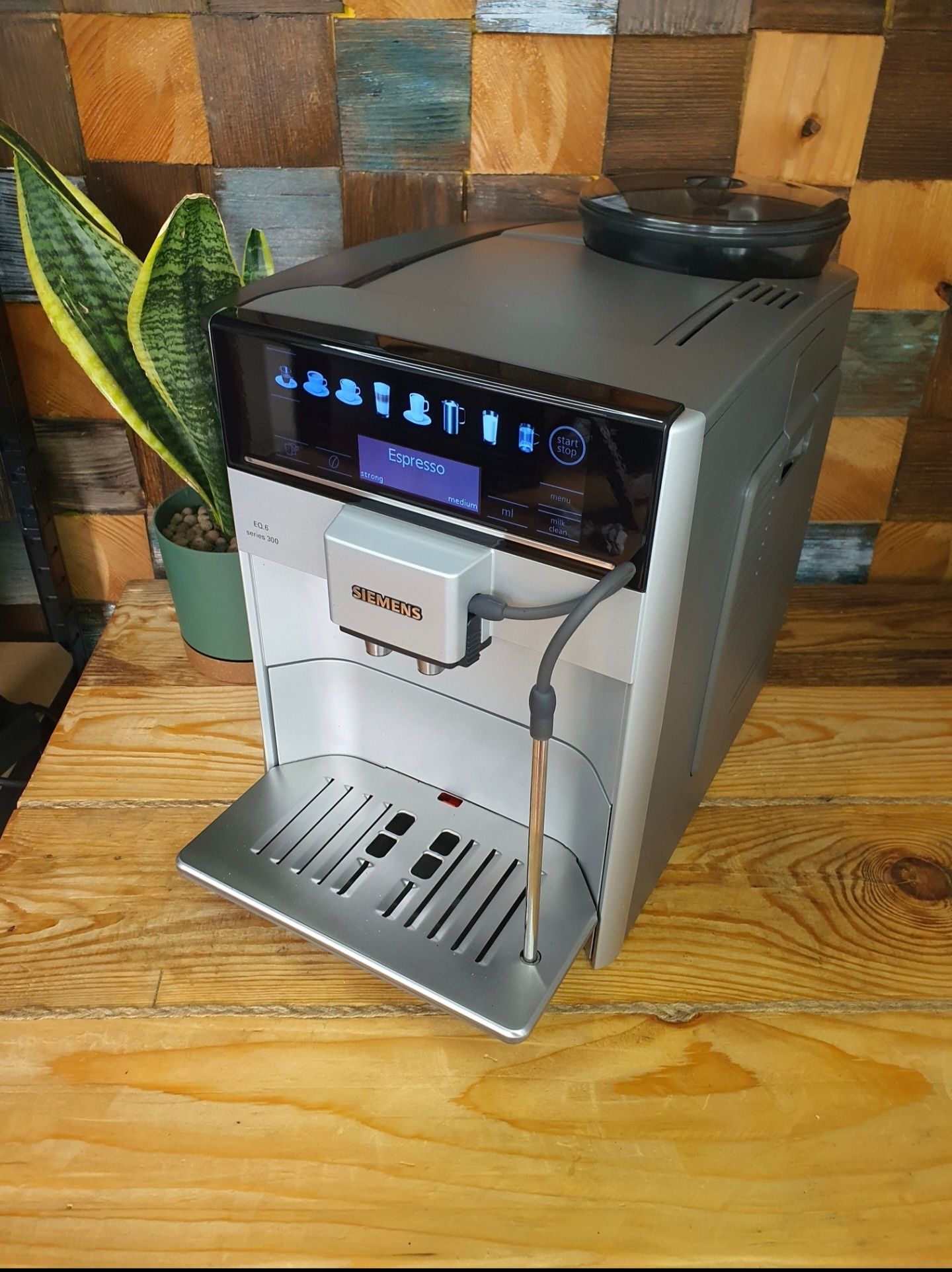 Siemens eq.6 s300 dotykowy ekran! Łatwa obsługa po serwisie!