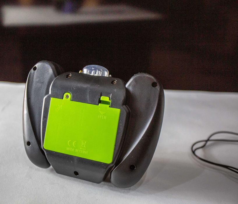 CARRINHO flutuante e cola na parede 2€