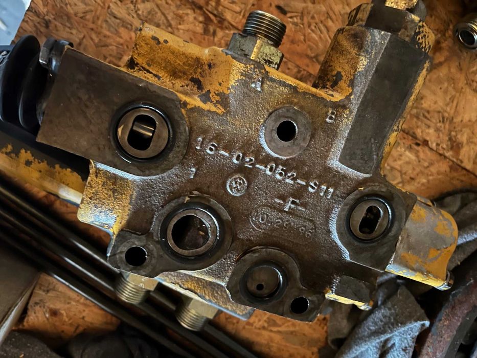 Sekcje rozdzielacza CAT