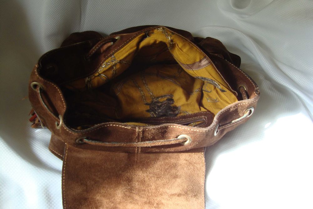 Bolsa Mochila, em Camurça castanha, como Nova