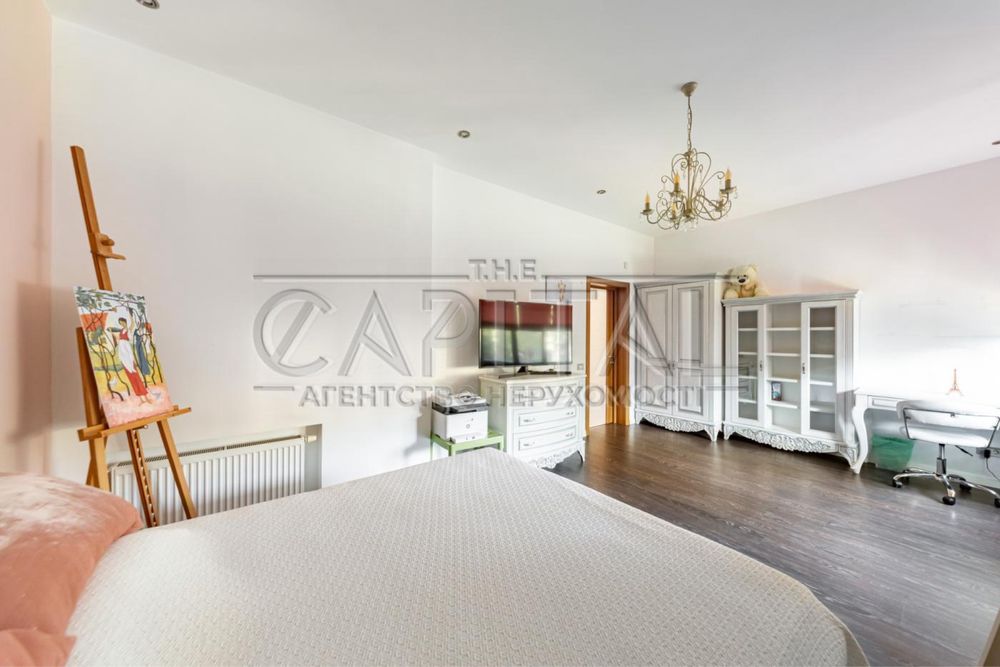 Київ, Святошинський район, вул. Патріарха Володимира Романюка 300м2