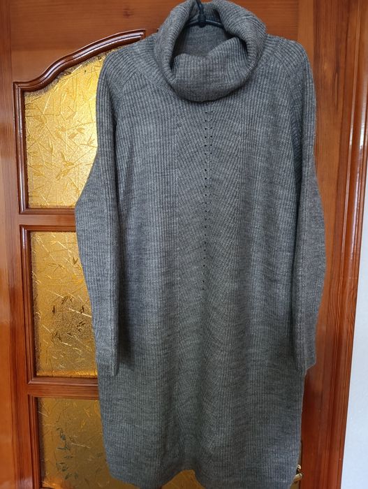 Тепла в'язана сукня