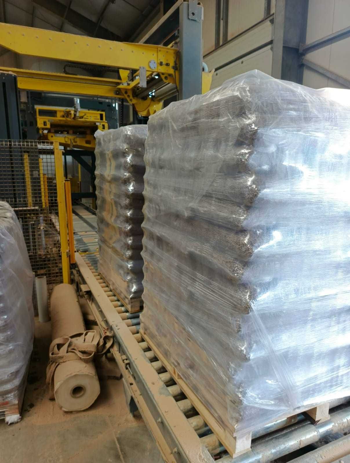 Pellet, pelet z drewna iglastego, brykiet ruf transport