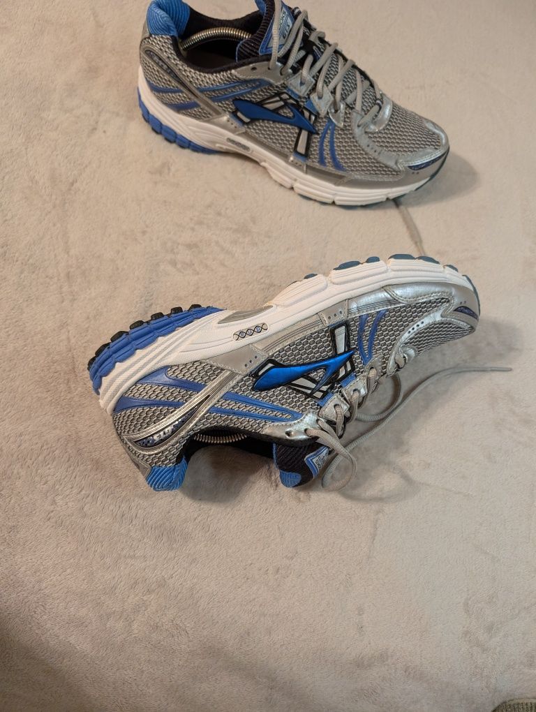 Кросівки Brooks GTS 12
 45 р. 29 см