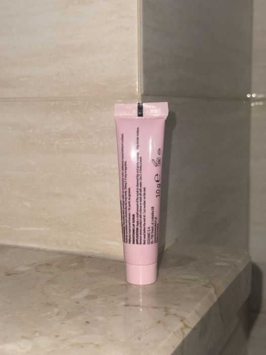 Peeling do ust od AA