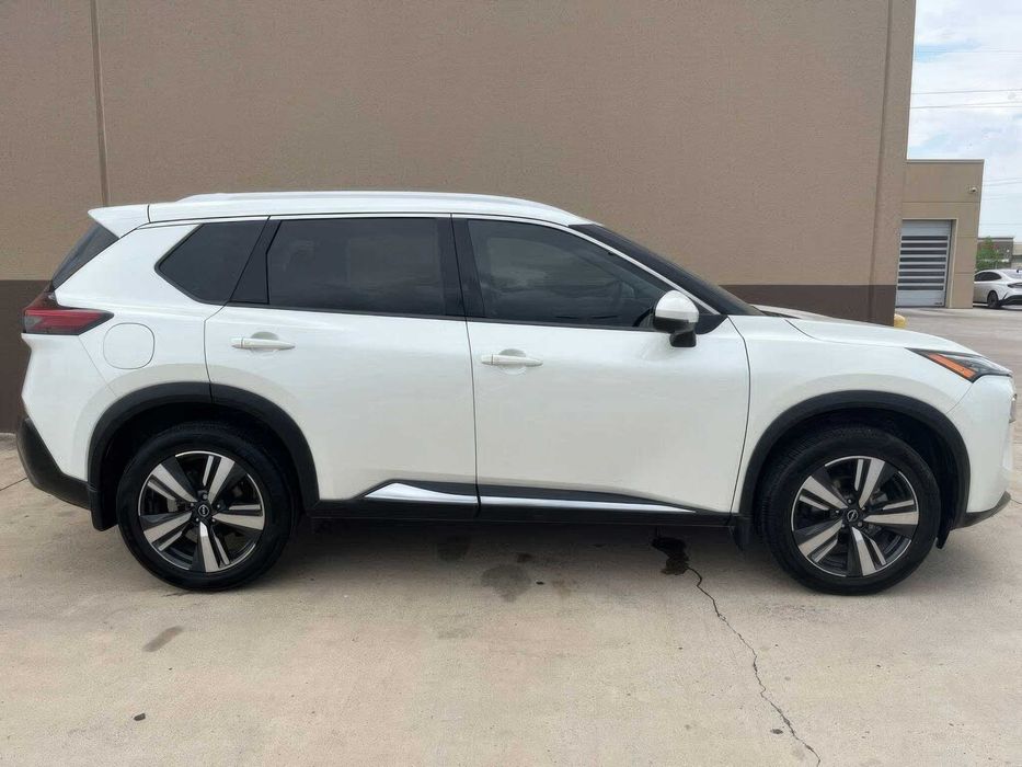 Nissan Rogue SL      2023