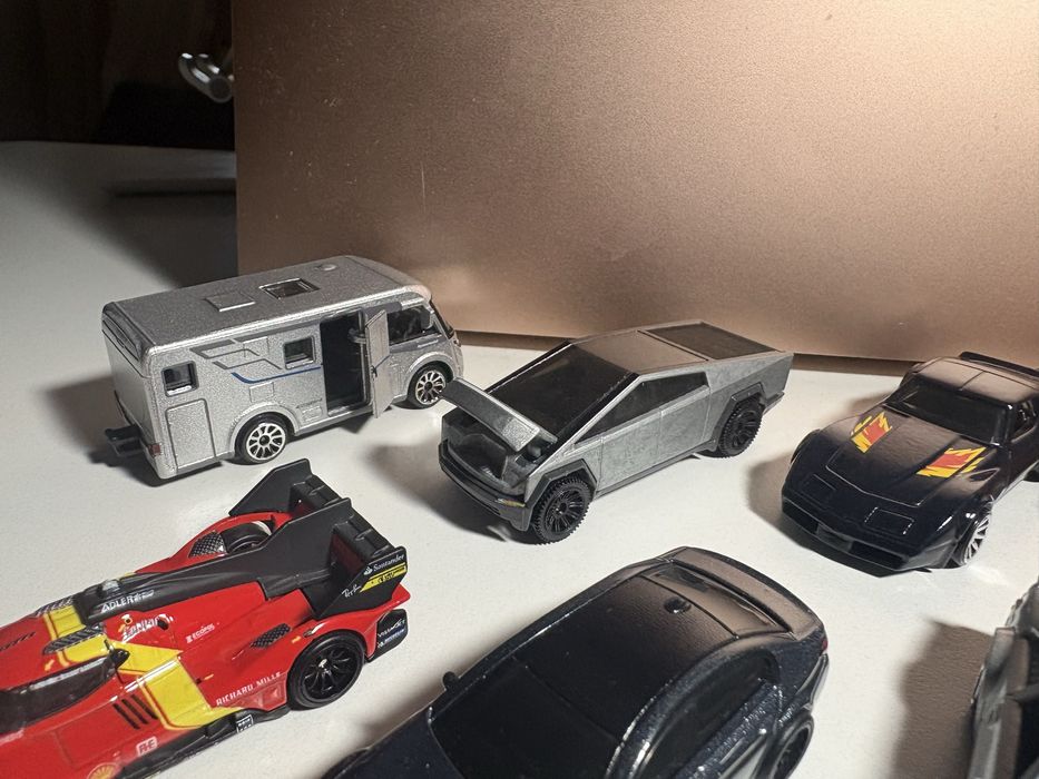 Hot wheels bmw, ferrari