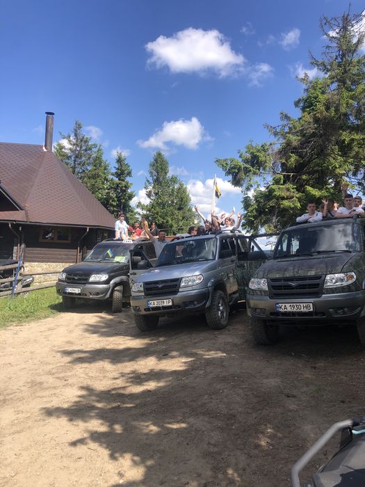 Таксі і Подорожі в гори на 10 осіб